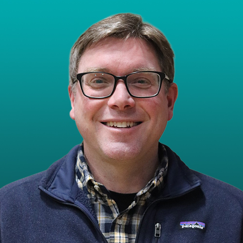 Lev&aacute;ntate Instructor de taller Chris Ophus