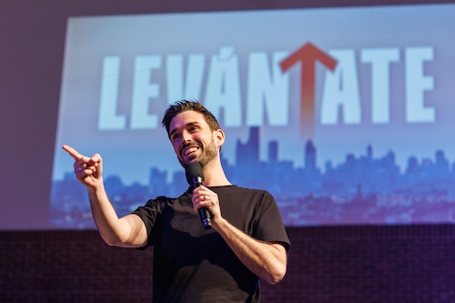 Lev&aacute;ntate Conferencistas